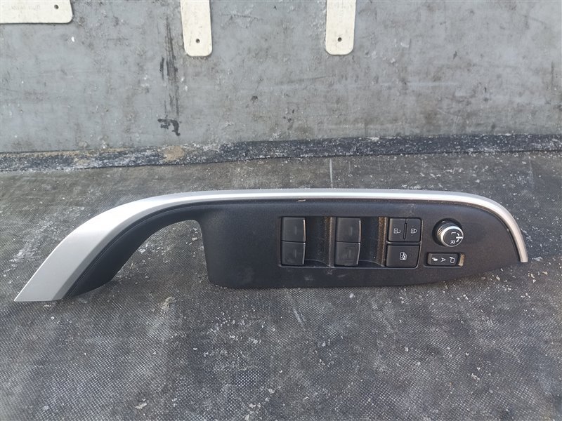 Блок управления стеклоподъемниками TOYOTA NOAH ZWR90 передний правый (б/у)