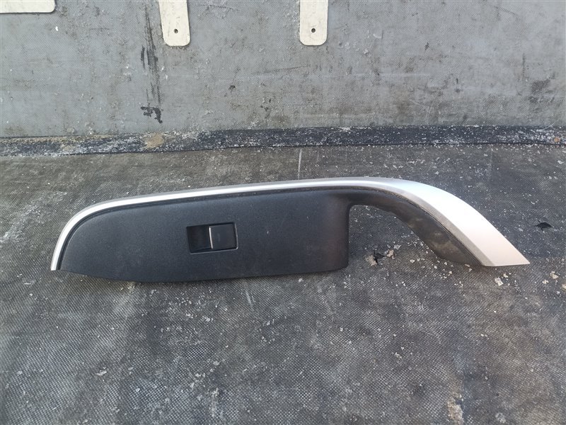 Блок управления стеклоподъемниками TOYOTA NOAH ZWR90 передний левый (б/у)