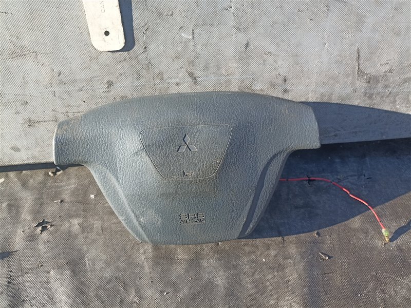 Airbag водительский MITSUBISHI DION CR5W (б/у)