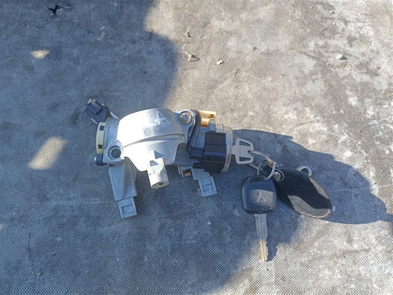 Замок зажигания MITSUBISHI LANCER CEDIA CS2A (б/у)