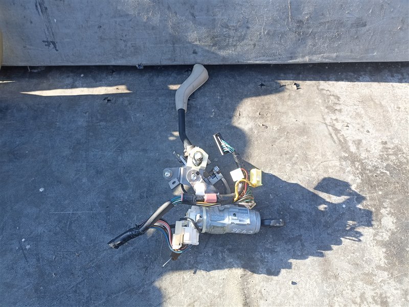 Замок зажигания TOYOTA PORTE NNP10 (б/у)