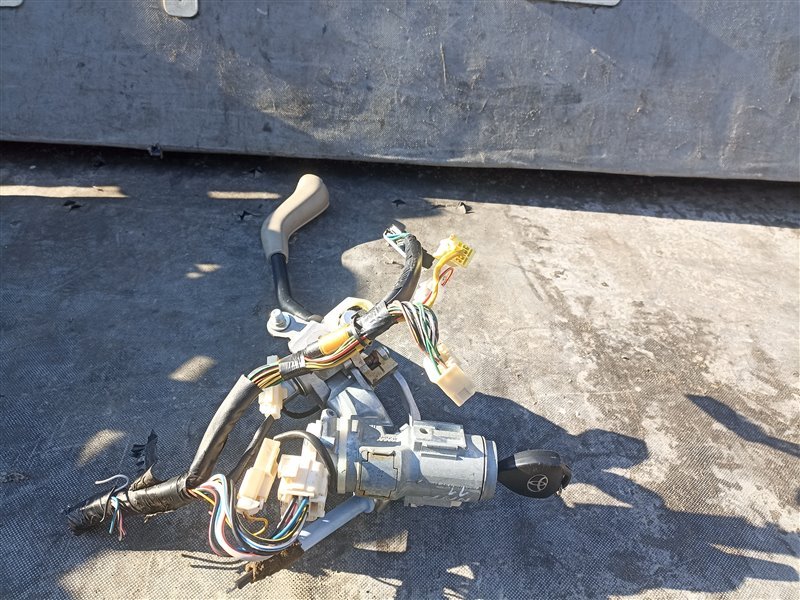 Замок зажигания TOYOTA PORTE NNP10 (б/у)