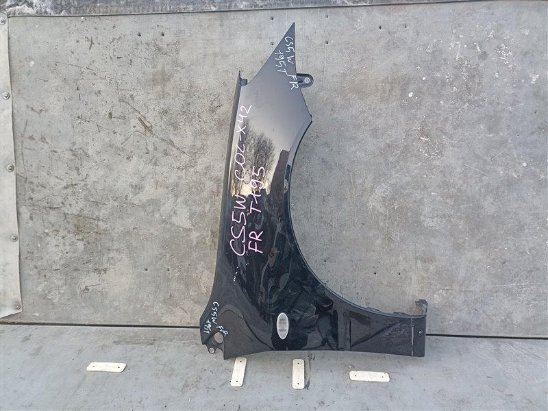 Крыло MITSUBISHI LANCER CS2A переднее правое (б/у)