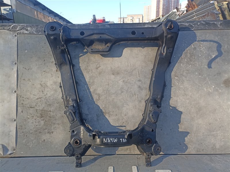 Балка под двс MITSUBISHI CHARIOT GRANDIS N84W 4G64 (б/у)