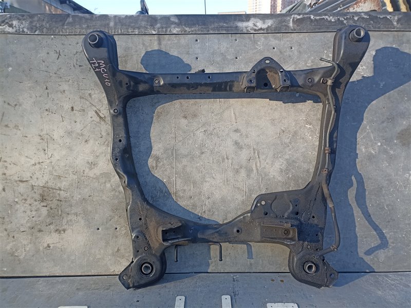 Балка под двс TOYOTA HARRIER MCU10 1MZ-FE (б/у)