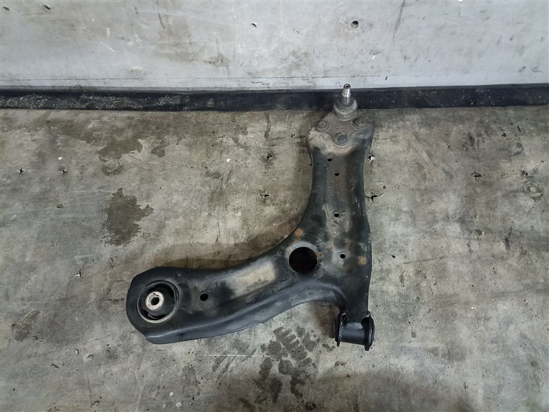 Рычаг VOLKSWAGEN POLO 6R1 передний левый (б/у)