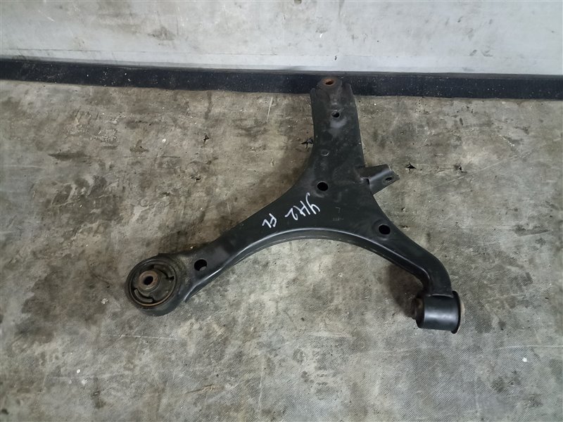 Рычаг HONDA ELEMENT YH2 передний правый (б/у)