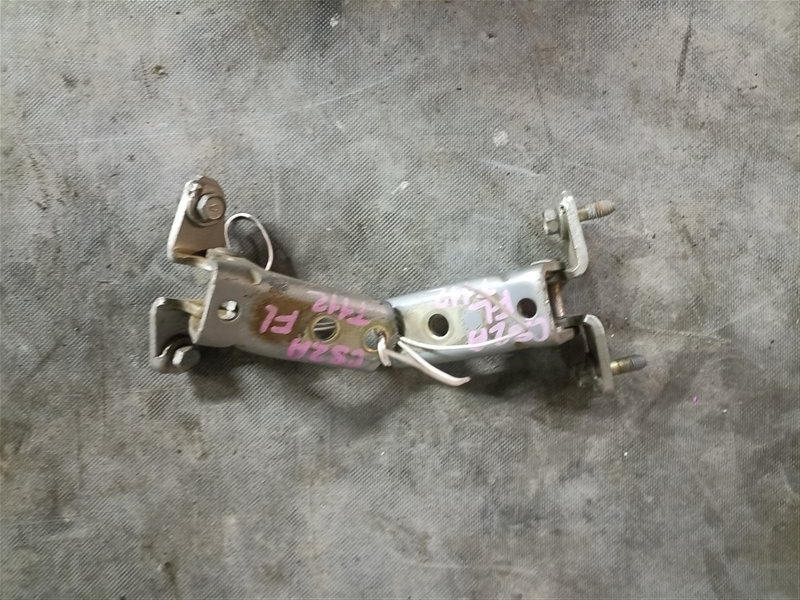 Петля дверная MITSUBISHI LANCER CEDIA CS2A передняя левая (б/у)