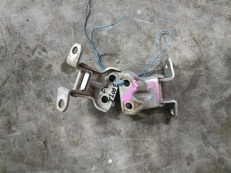 Петля дверная TOYOTA RUSH J200E передняя левая (б/у)