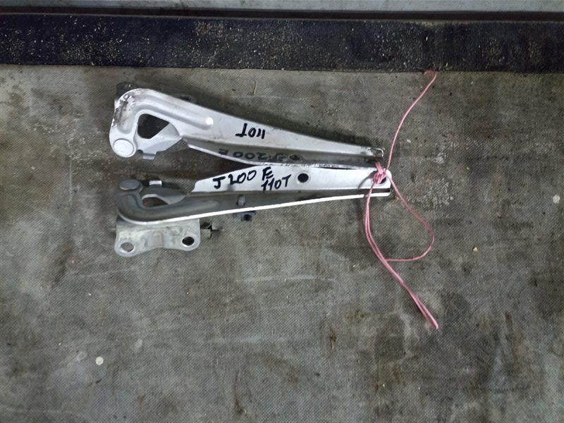 Петля капота TOYOTA RUSH J200E (б/у)