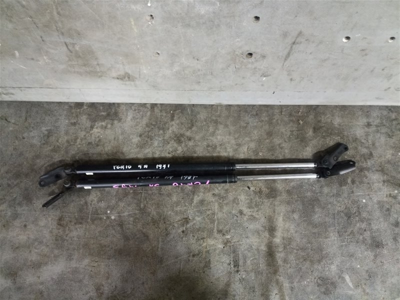 Амортизатор задней двери TOYOTA ESTIMA EMINA TCR10 (б/у)