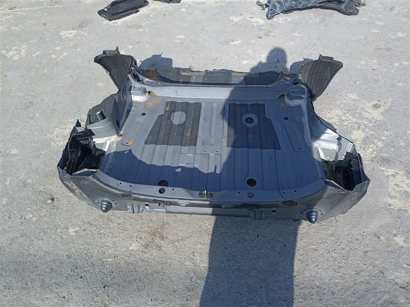 Тазик железный TOYOTA WISH ZNE10 1ZZ-FE (б/у)