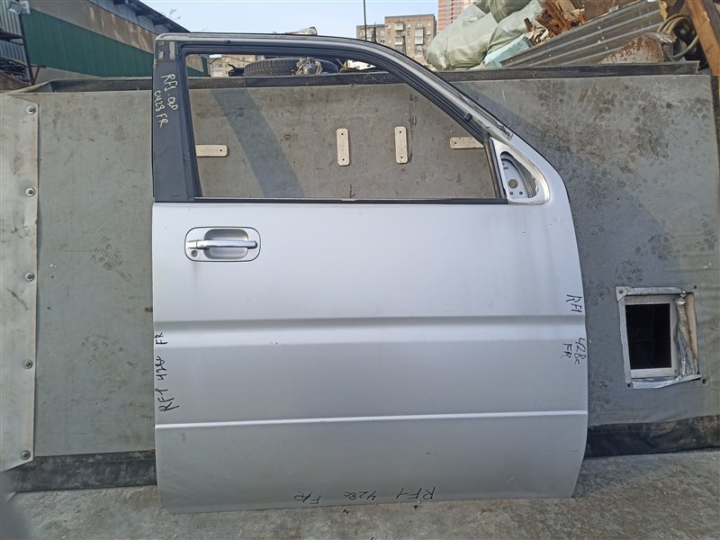 Дверь HONDA STEPWGN RF1 передняя правая (б/у)