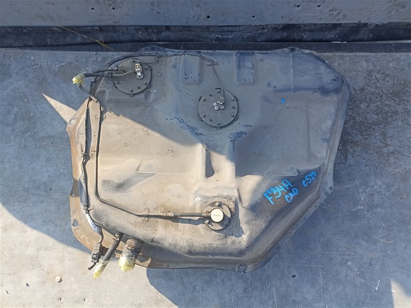 Бензобак MITSUBISHI DIAMANTE F34A 6A13 (б/у)