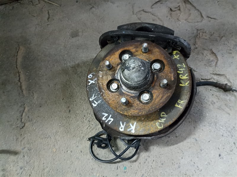 Ступица TOYOTA LITE ACE KR42 7K передняя правая (б/у)