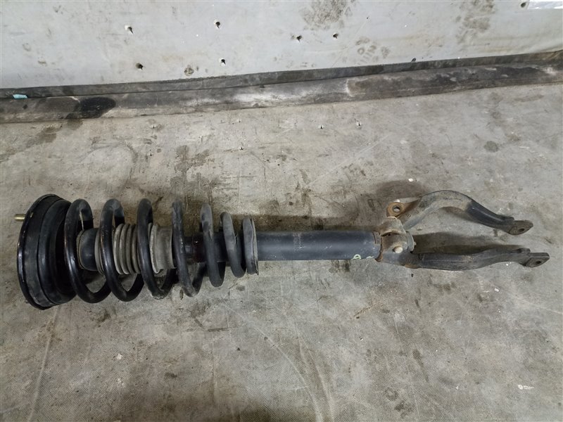 Стойка MITSUBISHI DIAMANTE F34A 6A13 передняя правая (б/у)