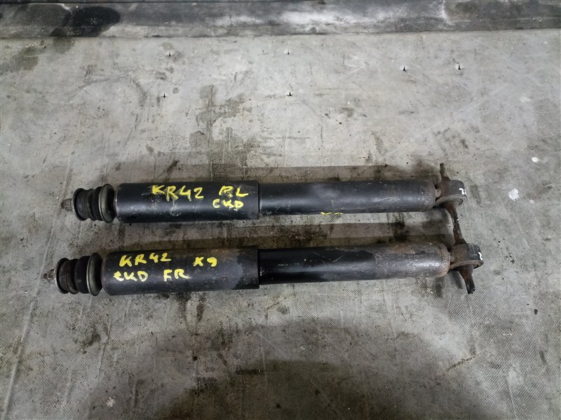 Амортизатор TOYOTA LITE ACE KR42 7K передний (б/у)