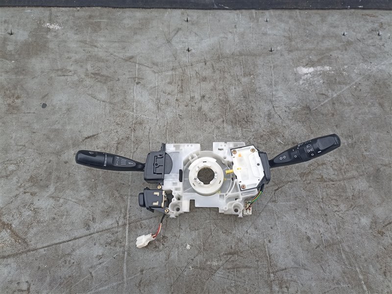 Блок подрулевых переключателей MITSUBISHI DIAMANTE F31A (б/у)