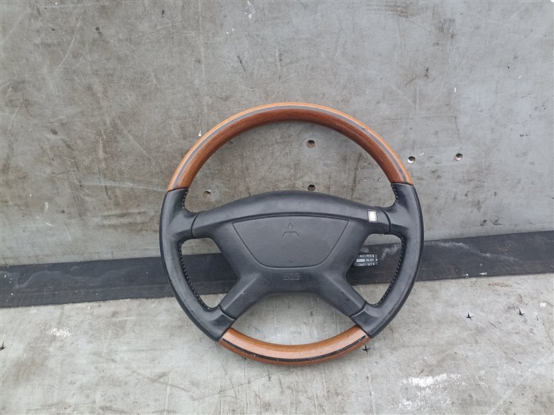 Руль MITSUBISHI DIAMANTE F31A (б/у)