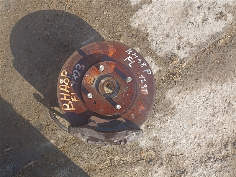 Ступица MAZDA FAMILIA BHA8P BP-ZE передняя левая (б/у)