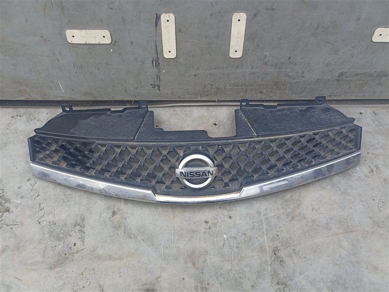 Решетка радиатора NISSAN LAFESTA B30 (б/у)