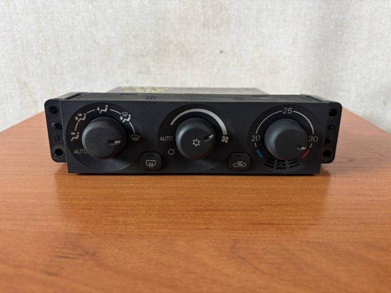 Климат-контроль MITSUBISHI LANCER CEDIA CS2A (б/у)