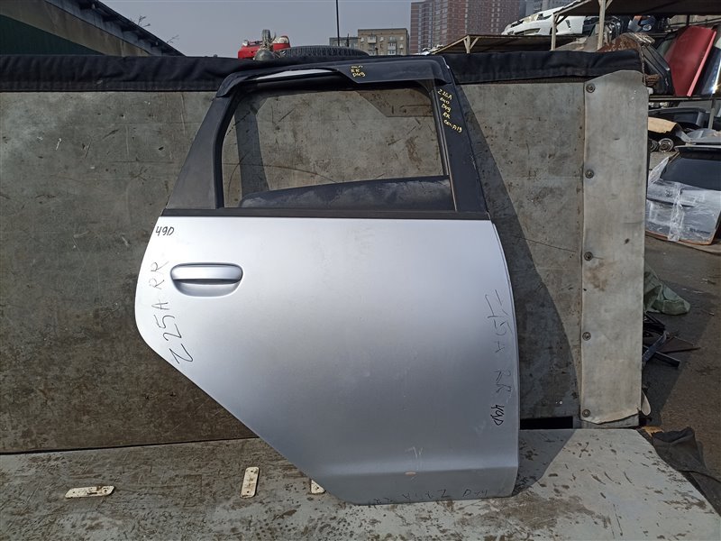 Дверь MITSUBISHI COLT Z25A задняя правая (б/у)