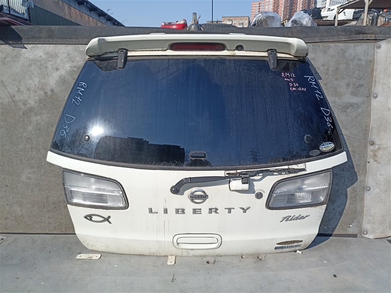 Дверь 5-я NISSAN LIBERTY RM12 (б/у)