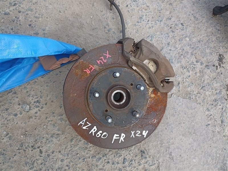 Ступица TOYOTA NOAH AZR60 1AZ-FSE передняя правая (б/у)