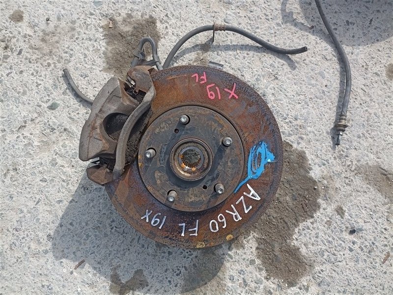 Ступица TOYOTA NOAH AZR60 1AZ-FSE передняя левая (б/у)