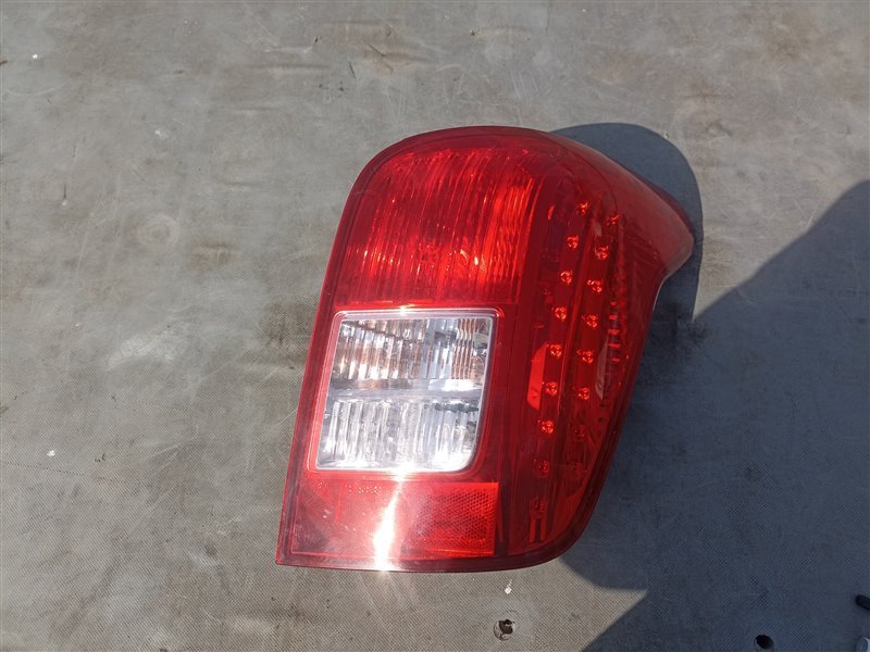 Стоп-сигнал TOYOTA COROLLA FIELDER NZE141 правый (б/у)