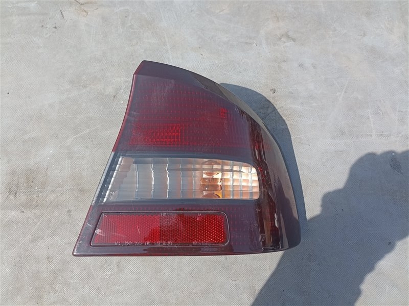Стоп-сигнал SUBARU LEGACY B4 BE5 правый (б/у)