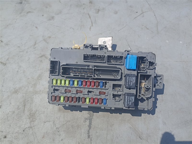 Блок предохранителей ACURA ZDX YB1 J37A5 (б/у)