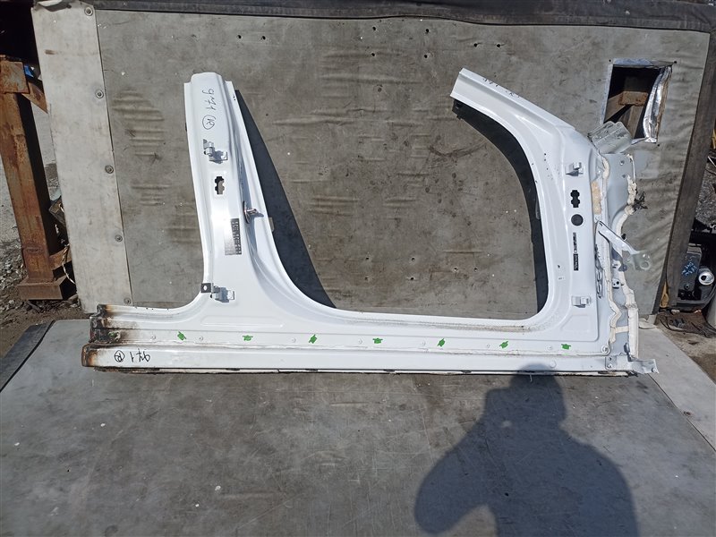 Стойка кузова PORSCHE PANAMERA 971 правая (б/у)