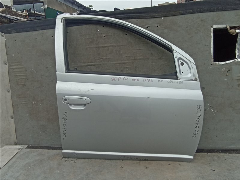 Дверь TOYOTA VITZ NCP10 передняя правая (б/у)