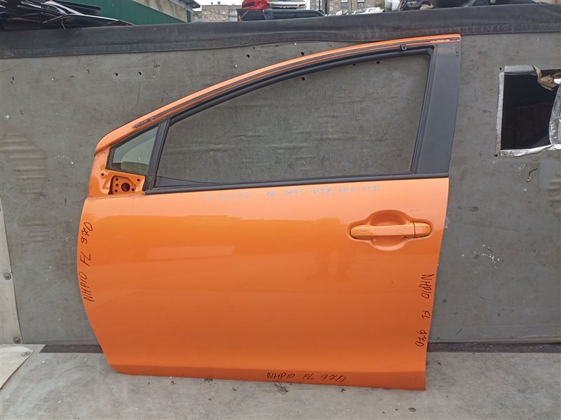 Дверь TOYOTA AQUA NHP10 передняя левая (б/у)