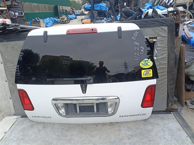Дверь 5-я LINCOLN NAVIGATOR U228 (б/у)