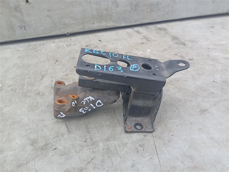 Подушка двигателя TOYOTA PASSO KGC10 1KR-FE левая (б/у)