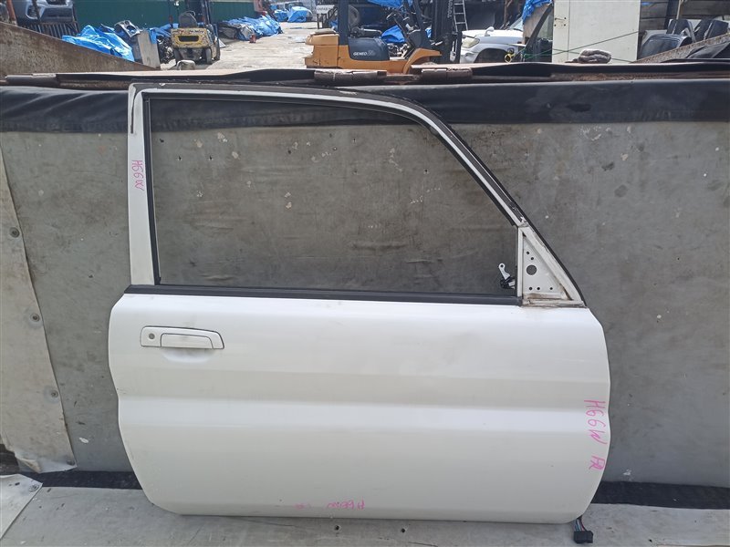 Дверь MITSUBISHI PAJERO IO H61W передняя правая (б/у)