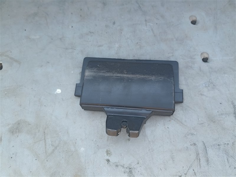 Замок 5-й двери TOYOTA SAI AZK10 (б/у)