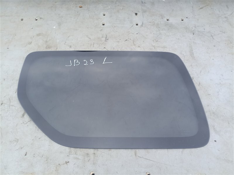 Стекло собачника SUZUKI JIMNY JB23W заднее левое (б/у)