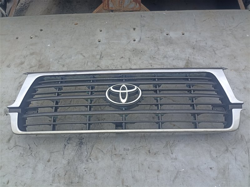 Решетка радиатора TOYOTA LAND CRUISER FZJ80 (б/у)