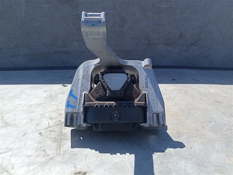 Подушка двигателя AUDI TT FV3 правая (б/у)