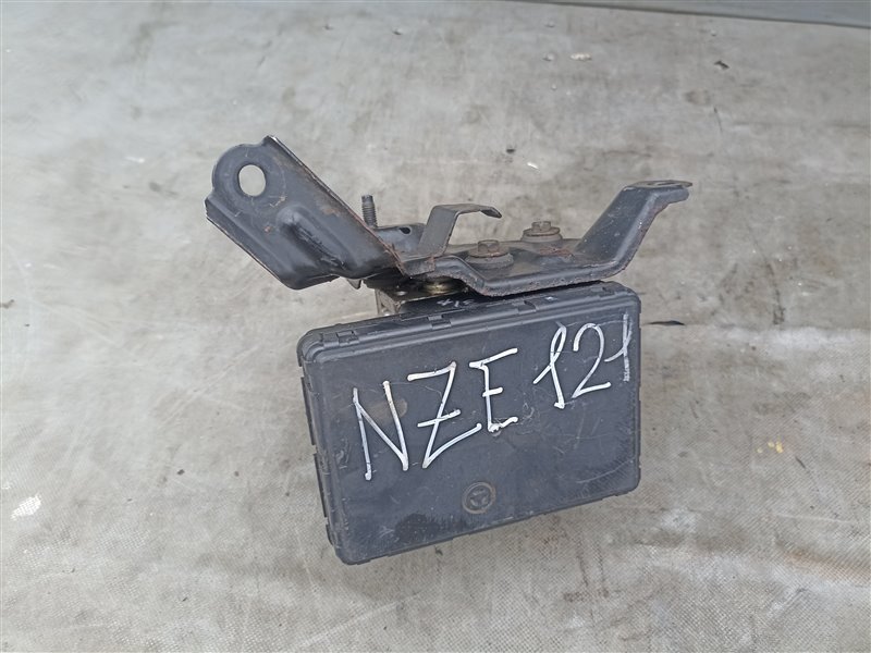 Блок abs TOYOTA ALLEX NZE121 1NZ-FE (б/у)