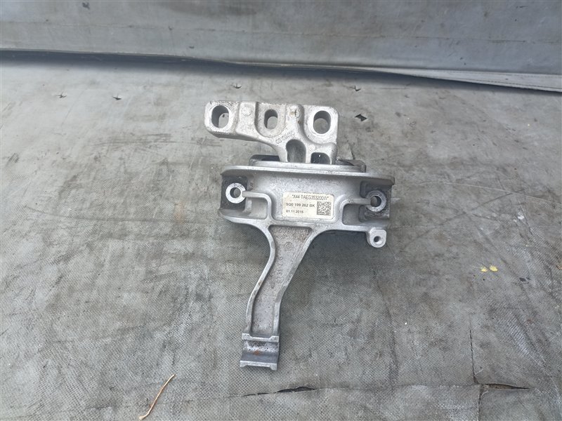 Подушка двигателя AUDI A3 8VA правая (б/у)