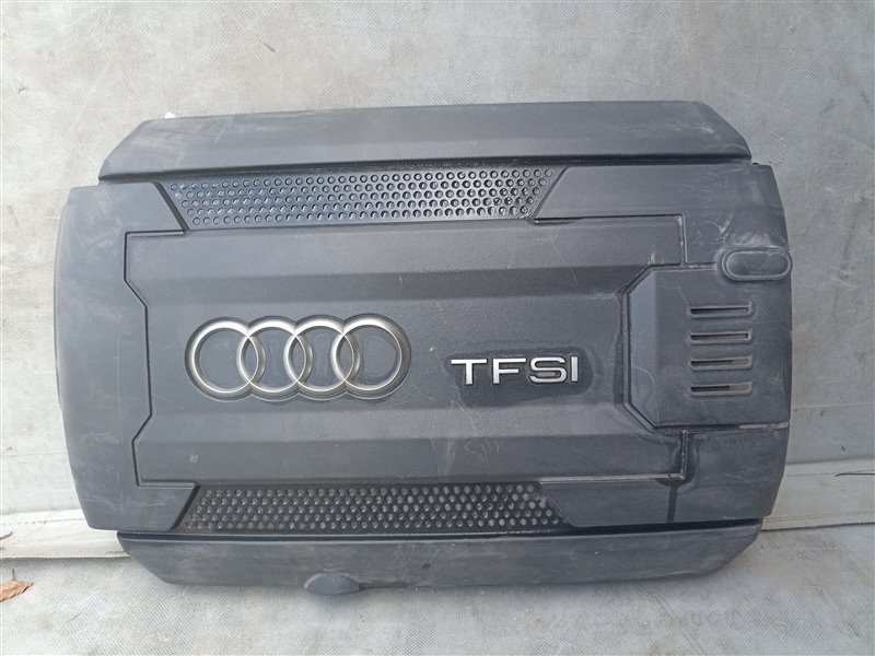 Декоративная крышка двс AUDI A3 8VA (б/у)