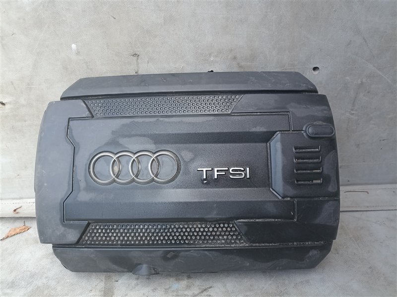 Декоративная крышка двс AUDI A3 8VA (б/у)