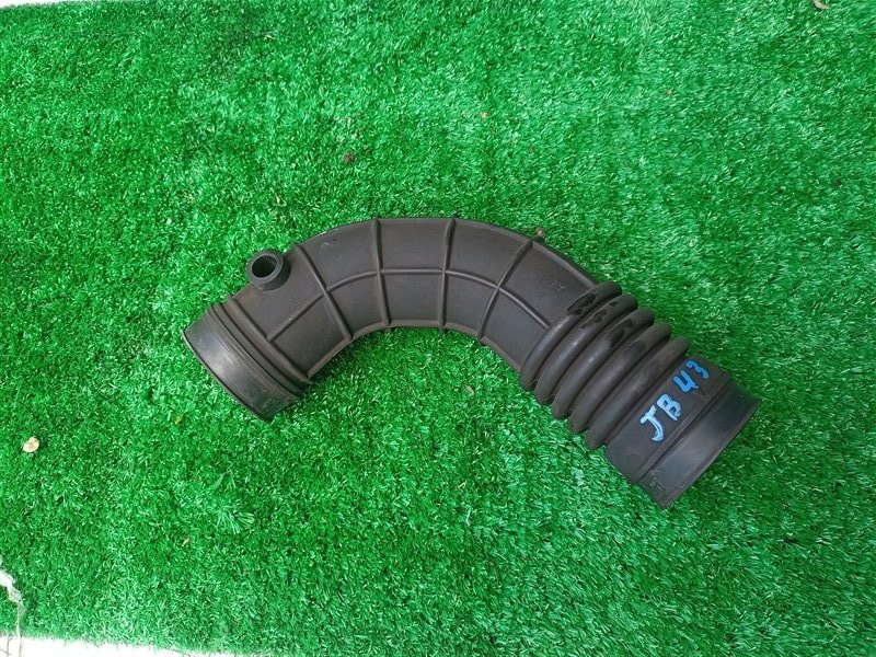 Патрубок воздушн.фильтра SUZUKI JIMNY WIDE JB33W G13B (б/у)