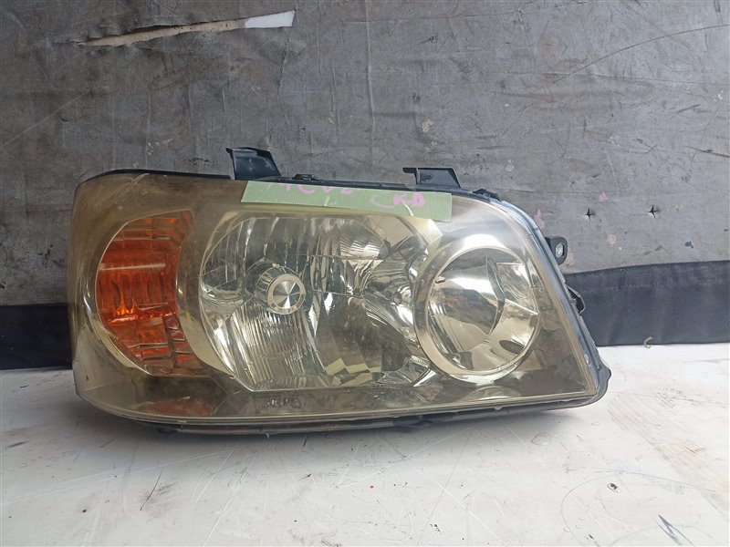 Фара TOYOTA KLUGER V ACU20 правая (б/у)