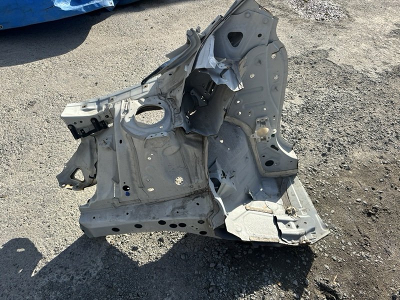 Чашка кузова SUBARU FORESTER SK5 передняя правая (б/у)